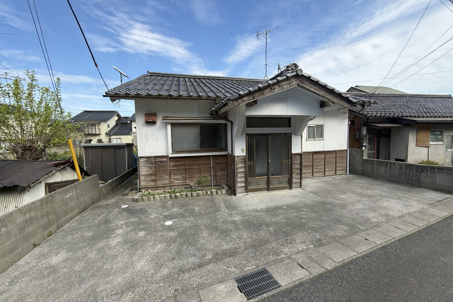 中古戸建里仁外観